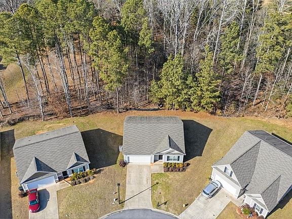 5th image of 15 Grandberry Ct SW