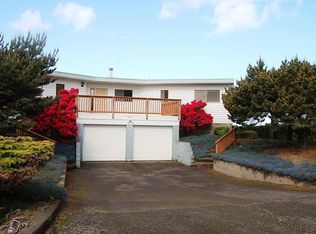 6451 NE Port Dr, Lincoln City, OR