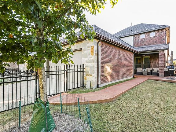 2nd image of 8712 Belvoir Cir
