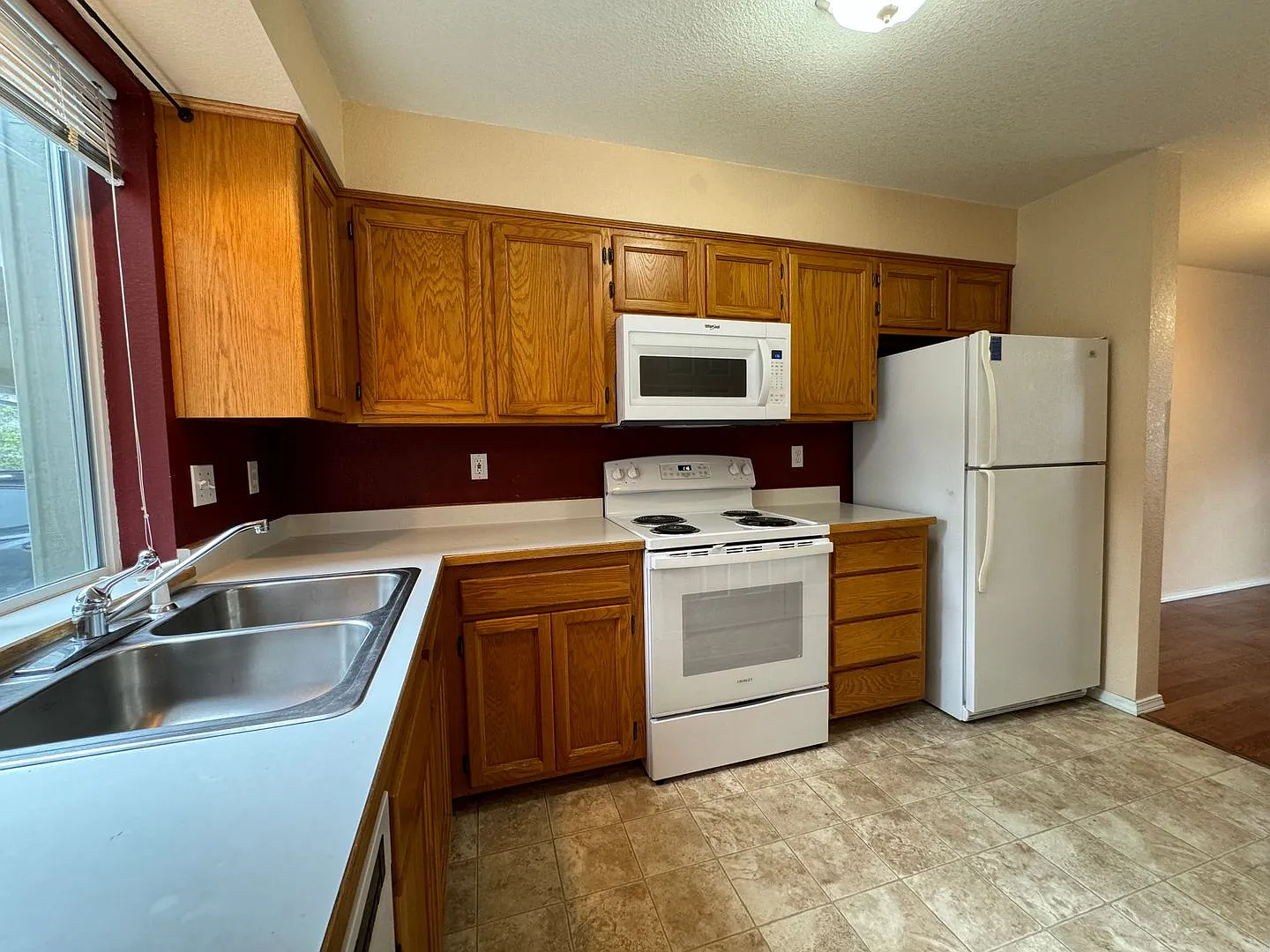 Townhouse in NE Grants Pass, Close to Shopping — Photo 2