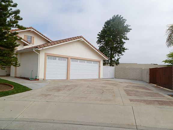 3rd image of 15517 Lantern Hill Ln