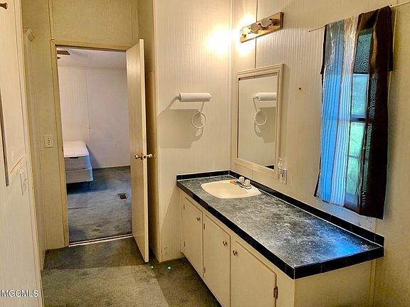 4th image of 118 Dogwood Dr