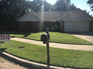 206 Crest Pl, Norman, OK 73071
