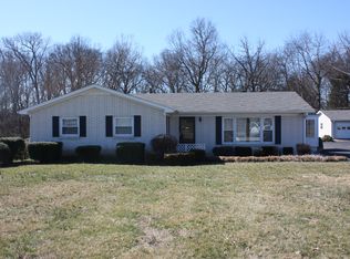 907 S Broadway St, Portland, TN 37148