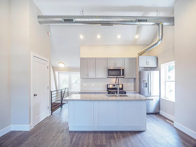 207 Ford St #2 — Photo 23