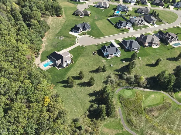 Whispering Pines Dr NE, New Philadelphia, OH 44663