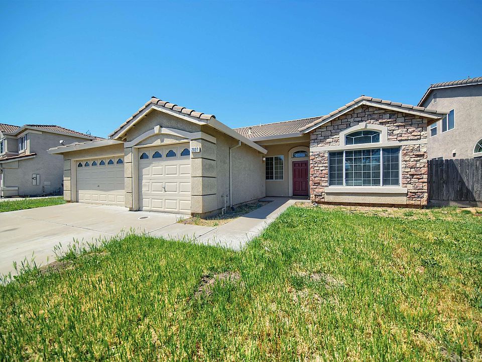 1st image of 2027 Bur Oak Pl