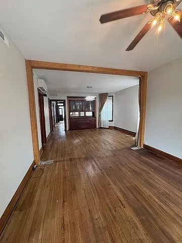 3 bed, 1200 sqft, $1,900 — Photo 4