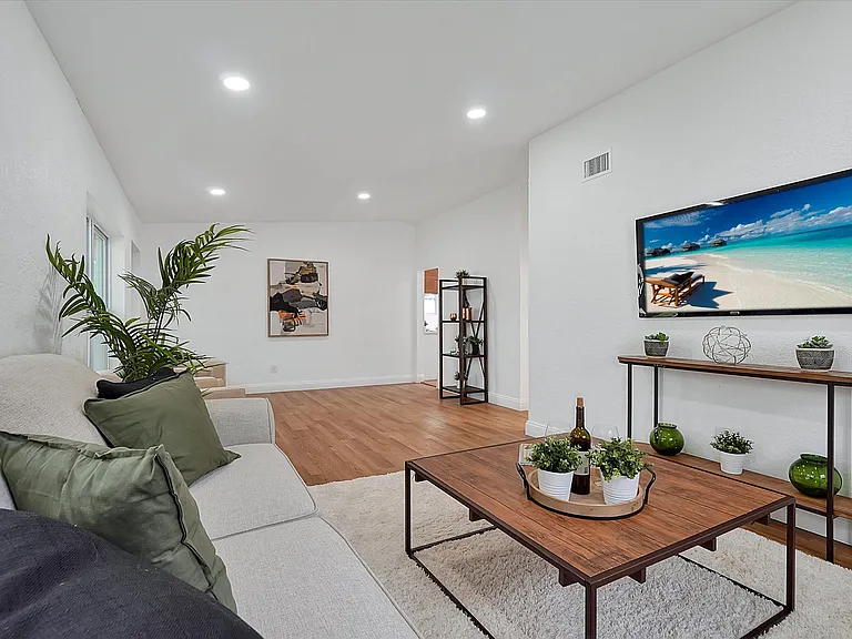 1711 White Ave #B — Photo 9
