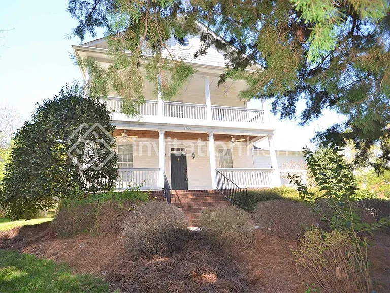 7706 Red Oaks Trl — Photo 1
