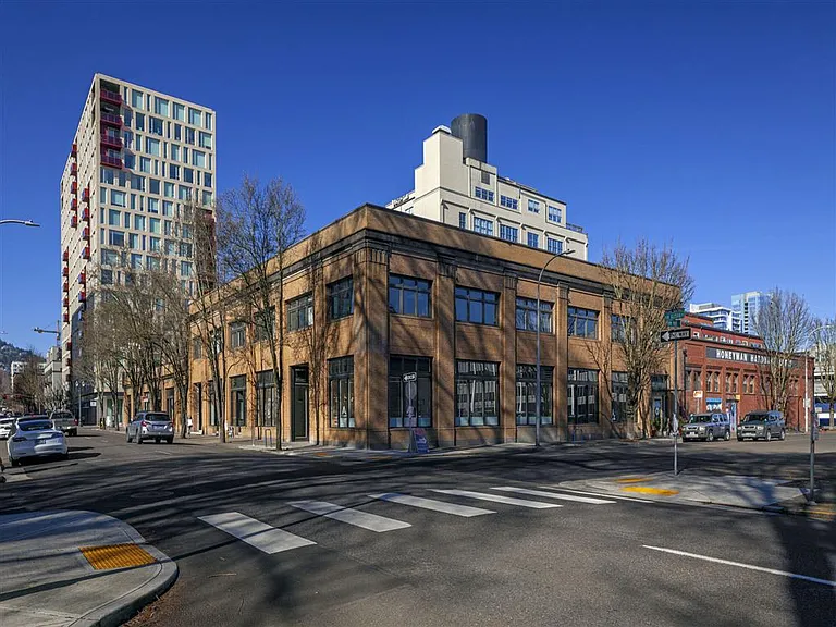 Honeyman Hardware Lofts — Photo 16
