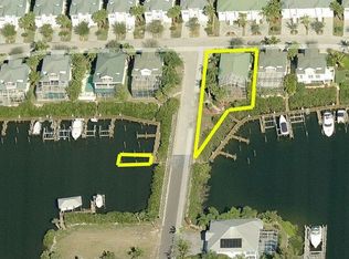 12209 Siesta Dr, Fort Myers Beach, FL 33931