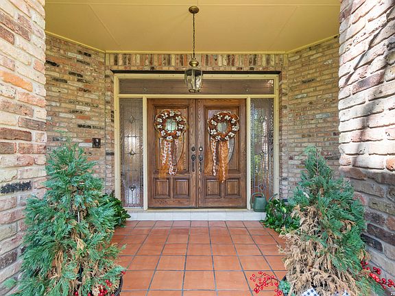4th image of 9 Camden Oaks