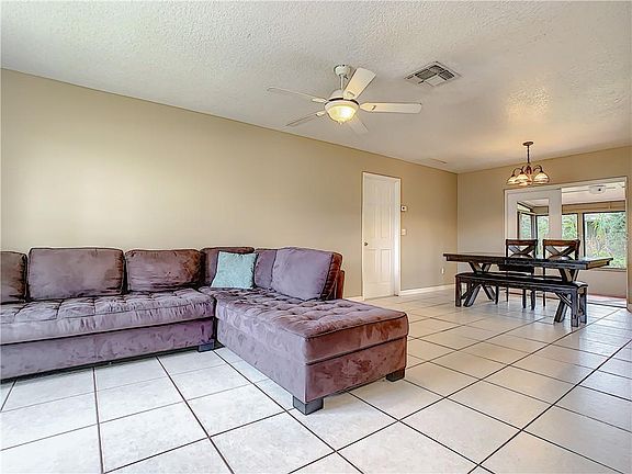 4th image of 3212 Timothy St