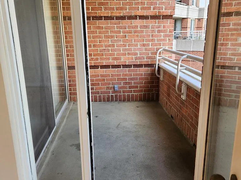 5809 Nicholson Ln #304 — Photo 6