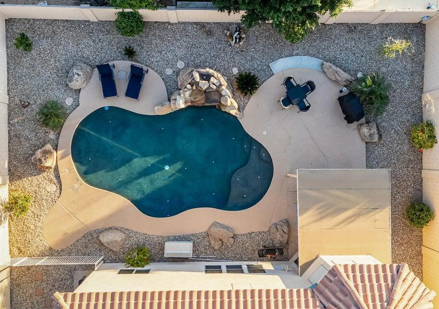 Beautifully remodeled 4 bedroom home! — Photo 2