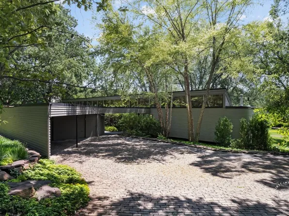 363F S Bateman Cir, Barrington, IL 60010