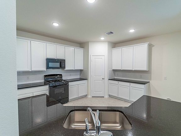 3rd image of 23125 Chablis Dr