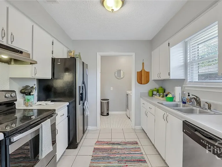 10 Wyckfield Ct — Photo 10