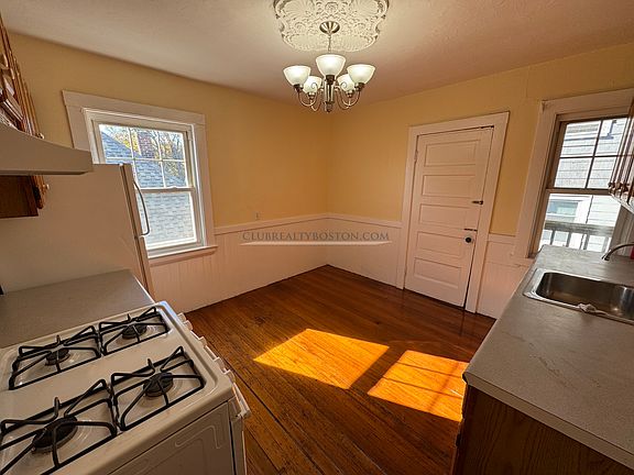 2nd image of 52 Montfern Ave #3