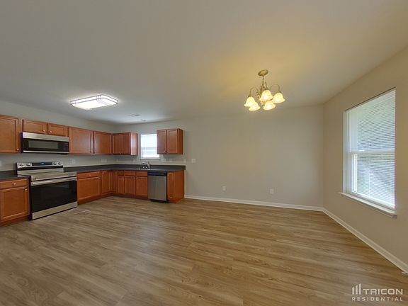 5th image of 150 Salem Trail Ct
