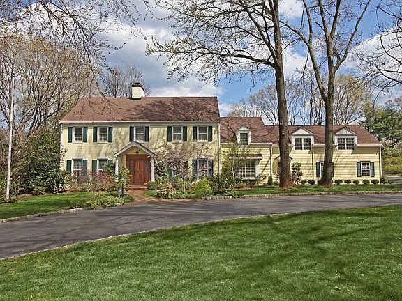 2nd image of 8 Somerset Dr