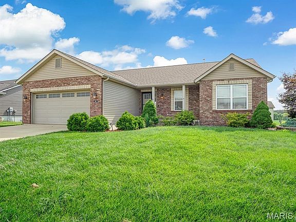 2nd image of 1521 Rachael Ln