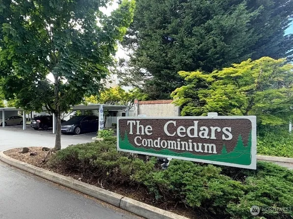 725 141st Place NE #4, Bellevue, WA 98007