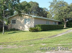 2nd image of 909 Santa Clara Ave