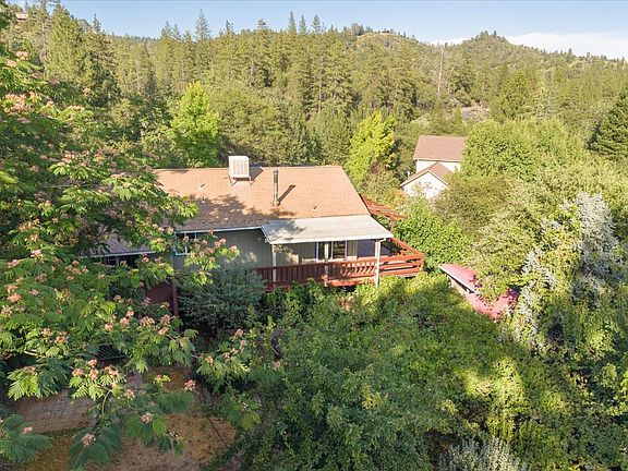 2nd image of 233 Sweetwater Dr
