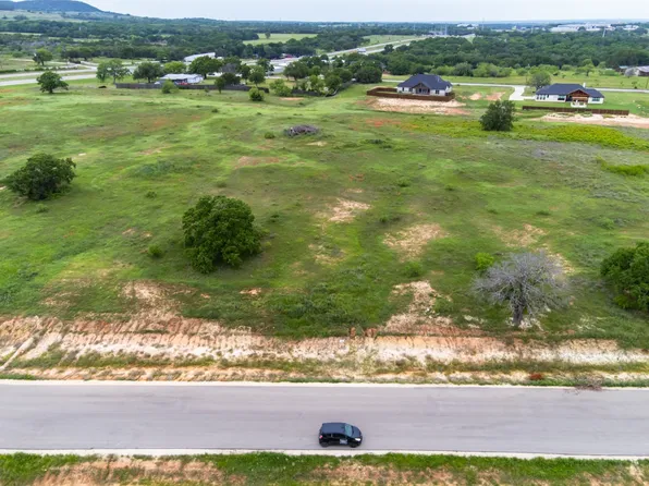 3055 Haylee Dr, Granbury, TX 76048