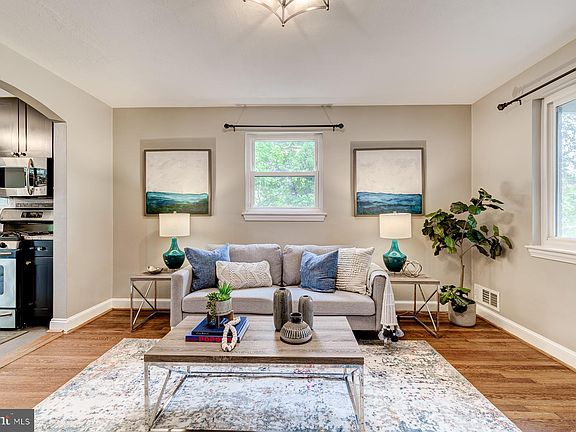 5th image of 1742 Price St