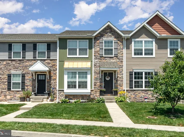 4215 Wild Orchid Ln, Enola, PA 17025