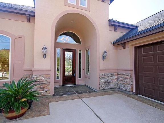 2nd image of 16023 Comal Bend Ln