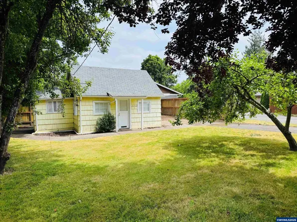 2752 Summer St SE, Salem, OR 97302