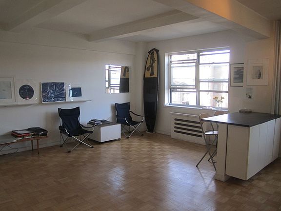 2nd image of 550 I Grand St APT J7d