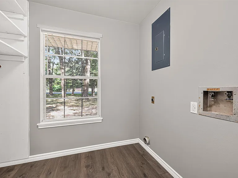 611 Dogwood Trl — Photo 7