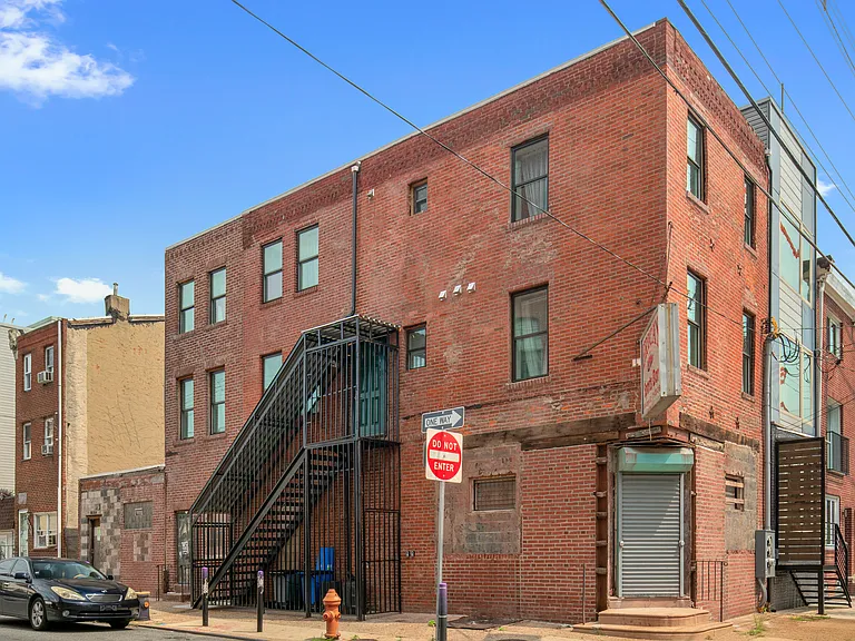 2049 E Hagert St #UPSTAIRS — Photo 29