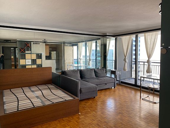 2nd image of 620 Peachtree St NE APT 1801