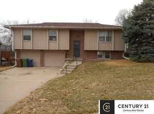 8306 S 48th Ave, Bellevue, NE 68157