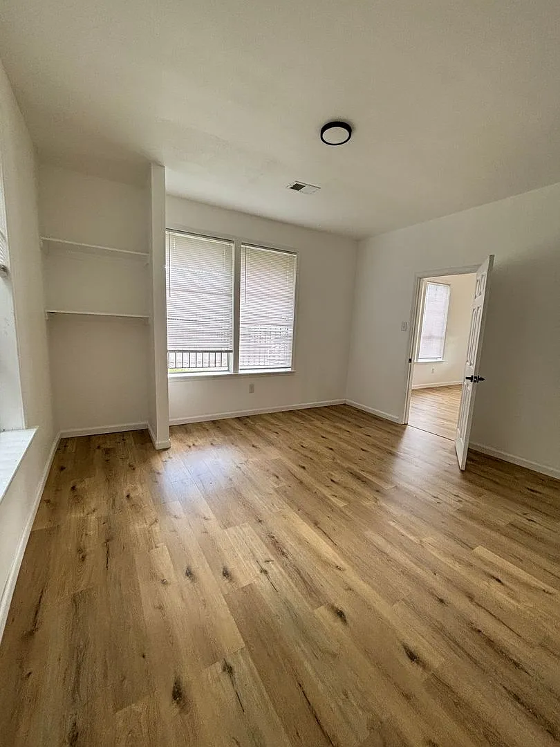 This beautifully maintained 3bedroom, 1bath house in NLR, available soon, $1,050/month. — Photo 3