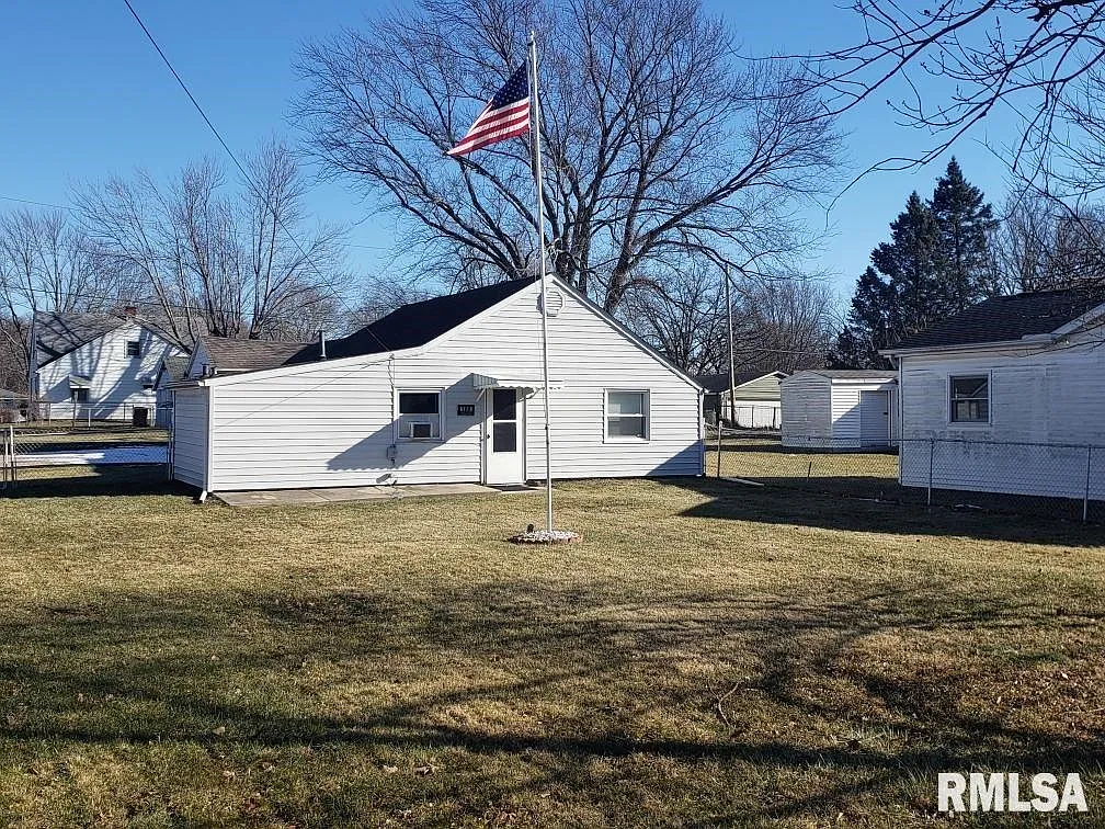 100 Lee Ct photo 1