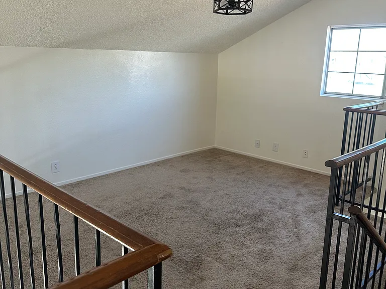 1805 Palo Alto Cir — Photo 9