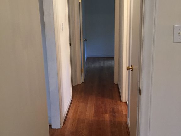 5th image of 7518 Hawthorne Ave