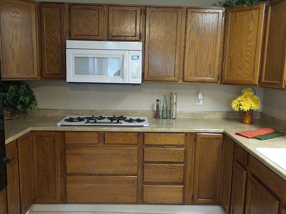 3rd image of 253 Circle Dr