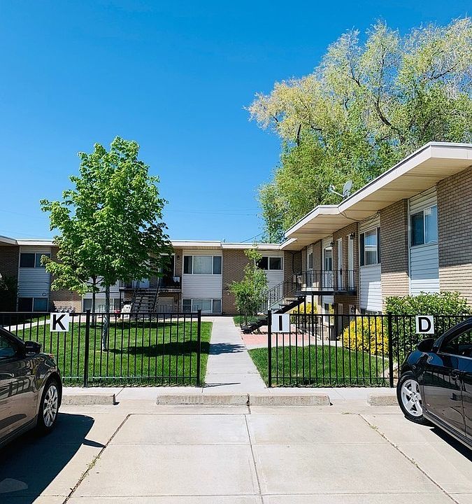 2nd image of 1525 Marilyn Dr APT A