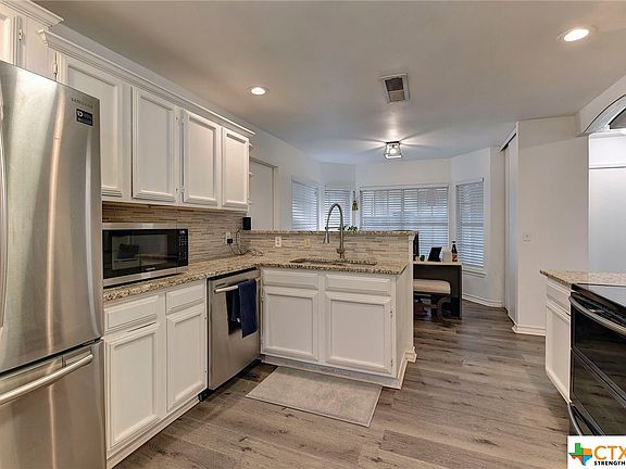 5th image of 6207 Fox Creek St