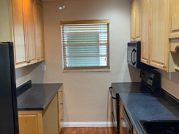 3rd image of 1400 NE 57th St APT 301