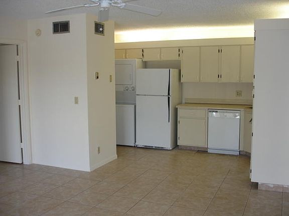 4th image of 1107 Green Pine Blvd APT E2