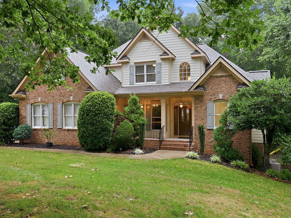 1st image of 155 Georgetown Woods Dr